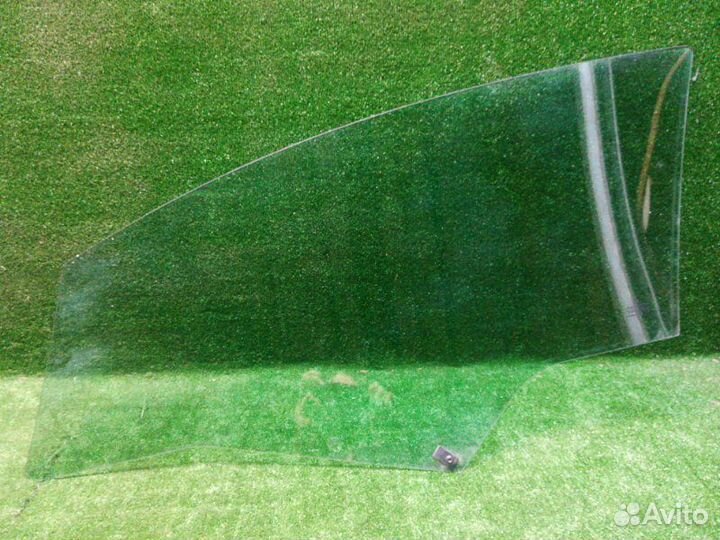 Стекло двери переднее правое Citroen C4 2004