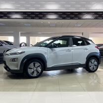 Hyundai Kona AT, 2020, 18 000 км, с пробегом, цена 2 850 000 руб.