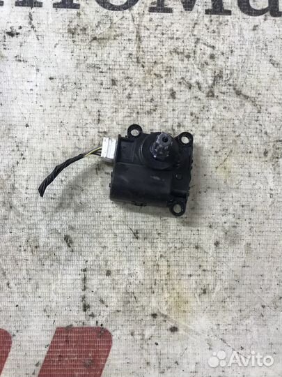 Моторчик заслонки отопителя Hyundai ix35 2009-2013