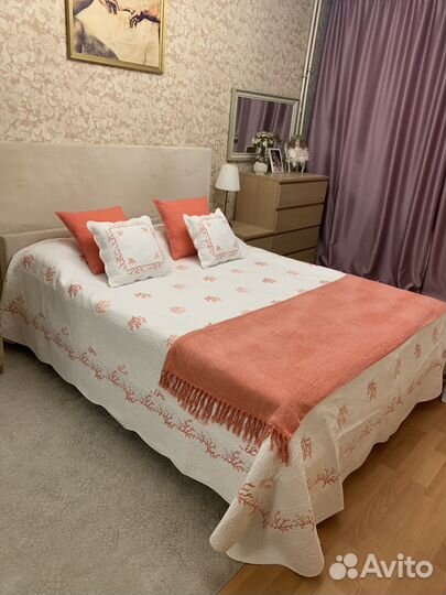 Пледы и покрывало