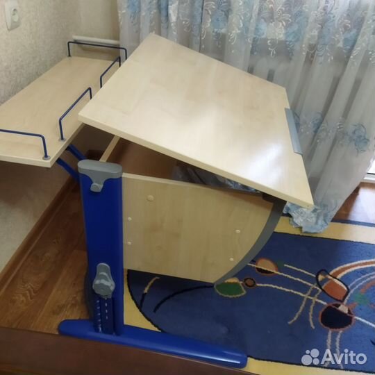 Детский письменный стол