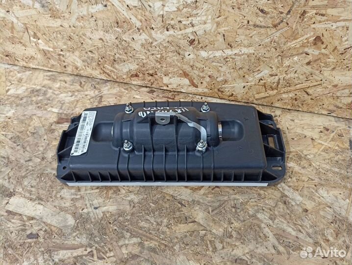 Подушка безопасности передняя Mercedes W204