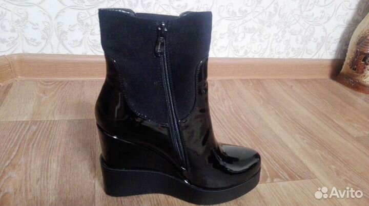 Сапожки женские