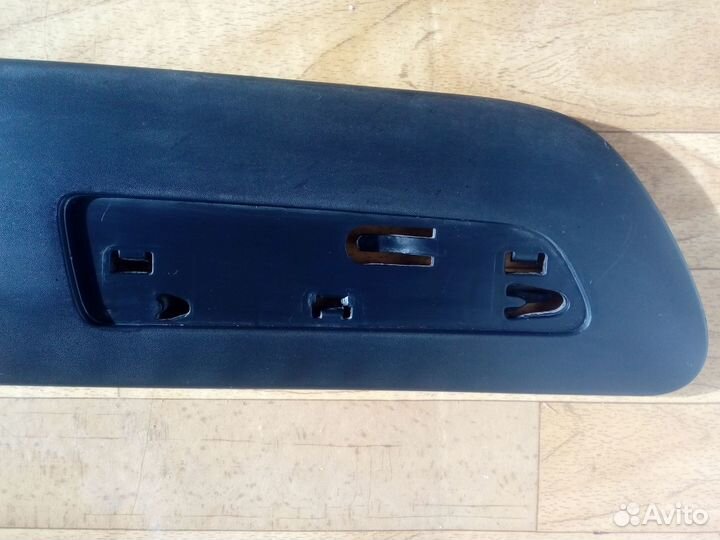 Молдинг передней левой двери