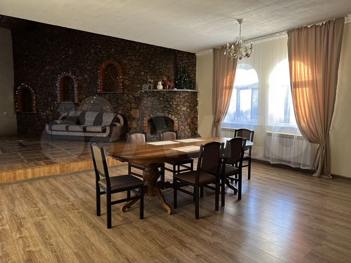 Дом 350 м² на участке 2,5 га