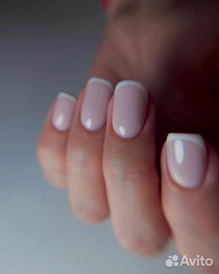 Модель на маникюр