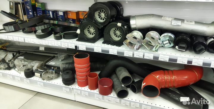 Запчасти в магазине помогатор