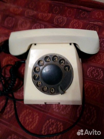 Телефон времён СССР