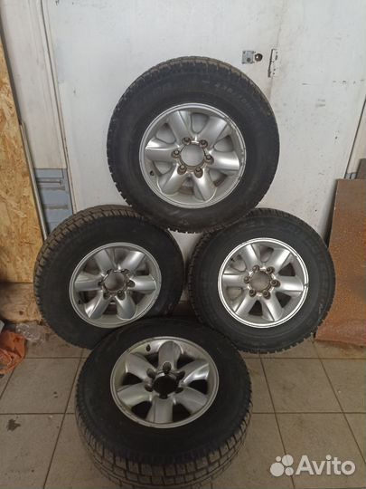 Колеса в сборе 235/70R16 Cooper Discoverer зима