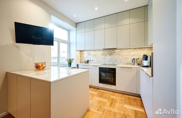 Кухня в потолок