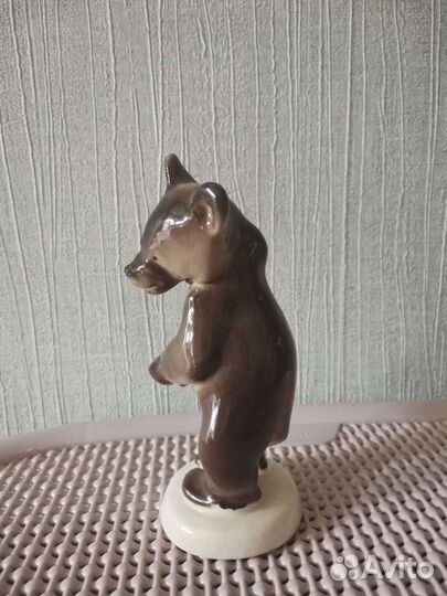 Фарфоровая статуэтка Бурый медведь (лфз)