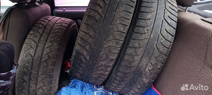 Bridgestone Ice Cruiser 7000 205/65 R15 92