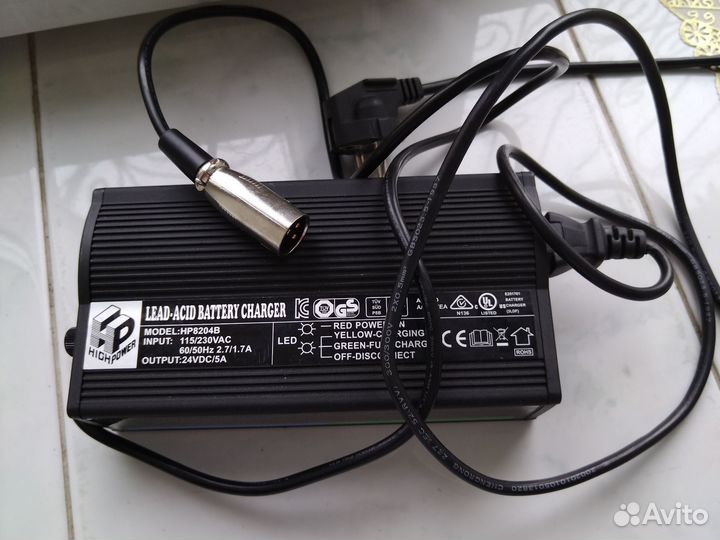 Зарядное устройство на инвалидную коляску