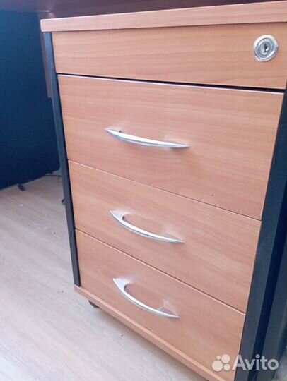 Стол письменный рабочий с полкой-надставкой