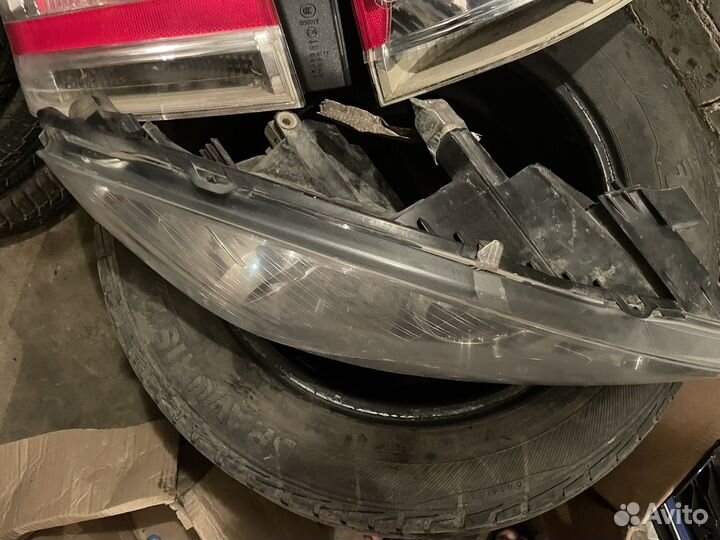Правая фара opel zafira B 2011 г.в