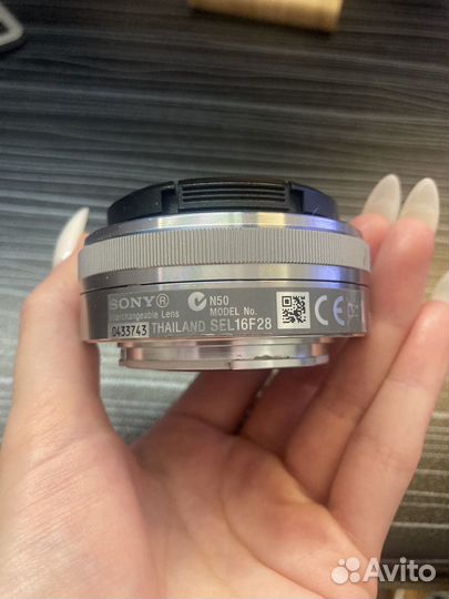 Объектив Sony E 16mm f/2.8