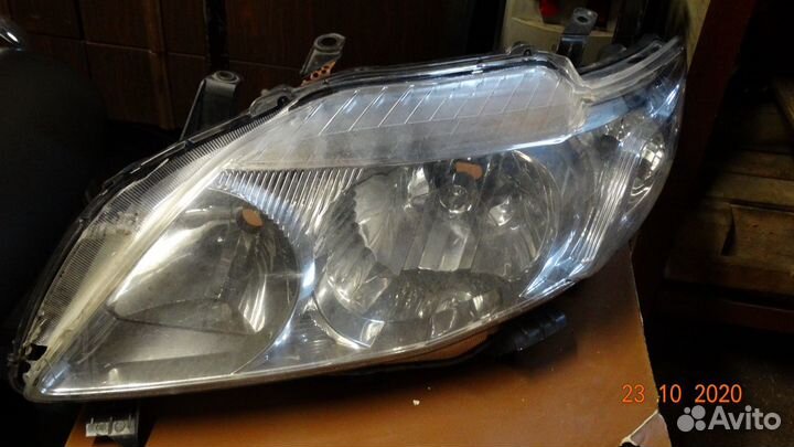 Фара для toyota corolla левая