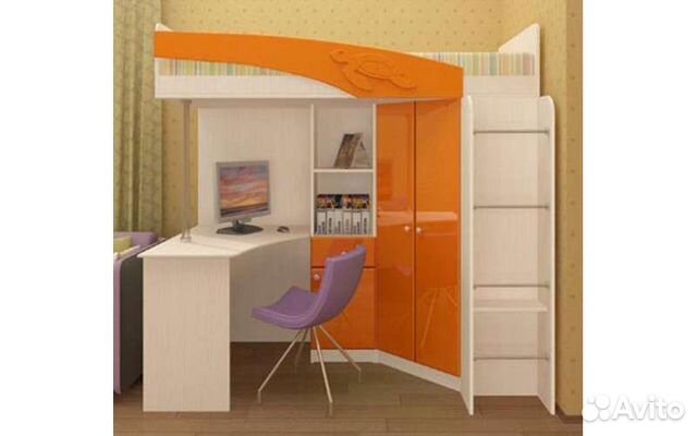 Детская кровать чердак со столом и шкафом
