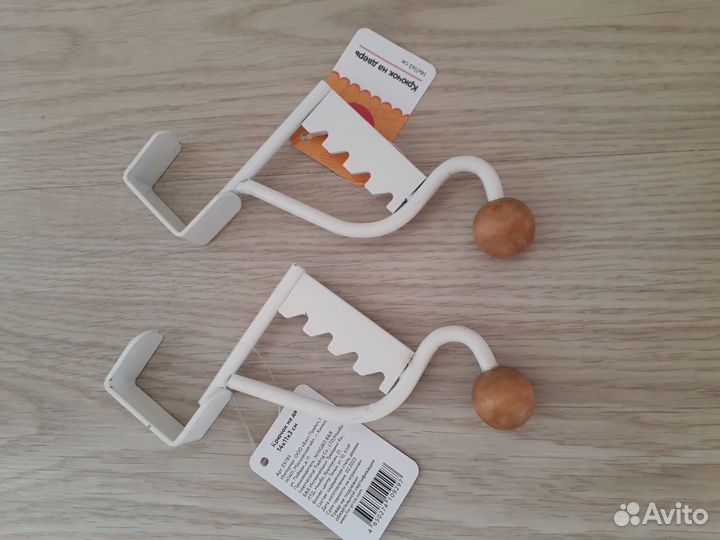 Вешалка на дверь