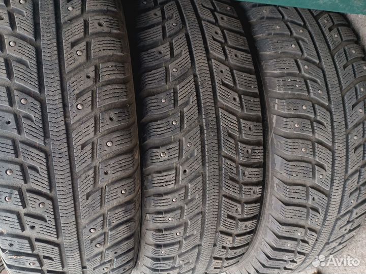 Kumho I'Zen KW22 215/65 R16 98T