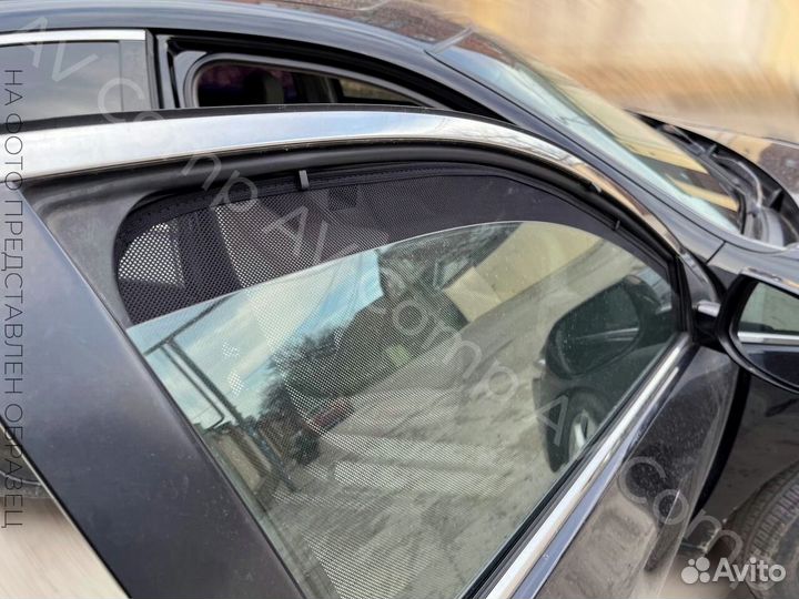 Автошторки на Toyota wish (с 2009)