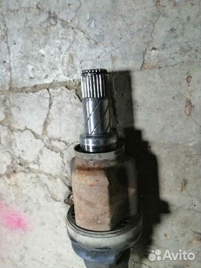 Привод передний правый Renault Sandero