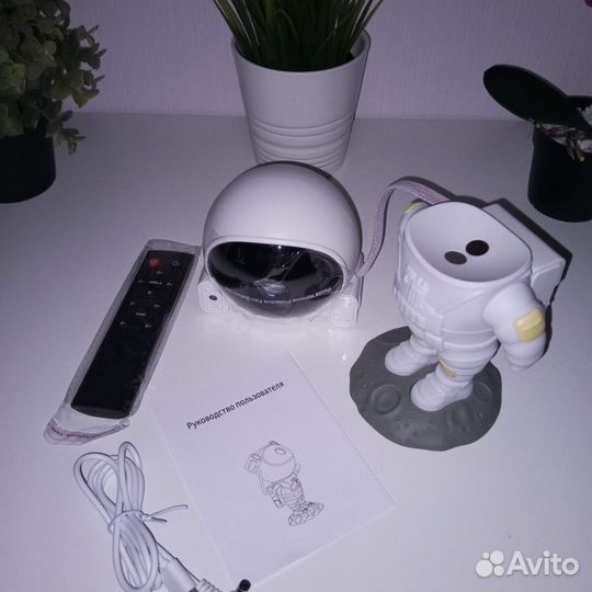 Ночник Проектор 3D астронавт