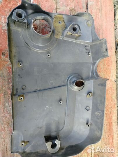 Renault пластик на мотор