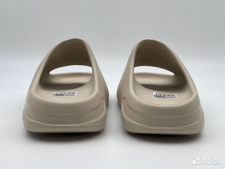 Тапки Yeezy Slide “Bone”