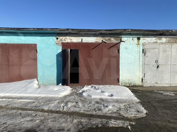 Гараж, > 30 м²