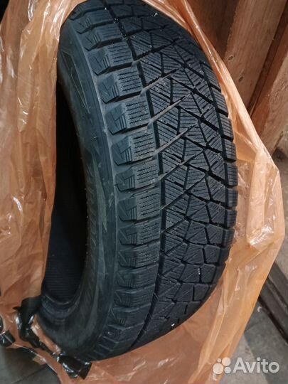 Bridgestone Blizzak DM-V2 225/55 R19