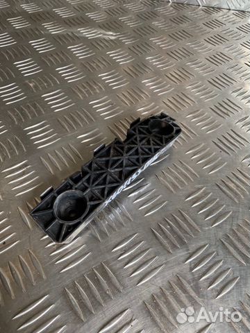 Крепление бампера переднее правое Lifan X60