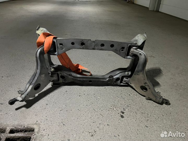 Передний подрамник mercedes w210