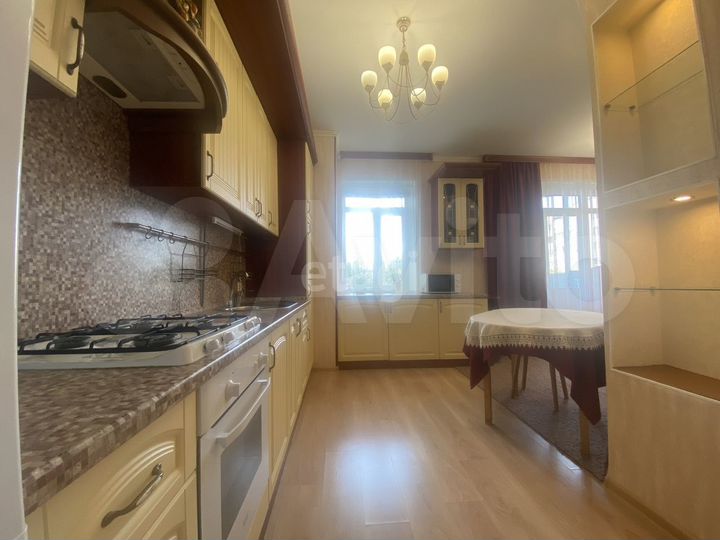 3-к. квартира, 114 м², 5/6 эт.