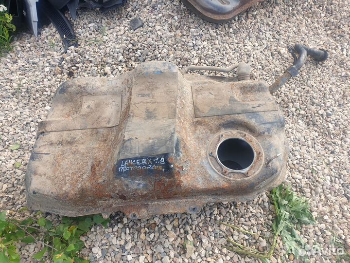 Бак топливный бензобак mitsubishi lancer X ланс 10