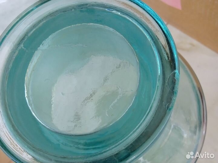 Банка со стеклянной пробкой-крышкой