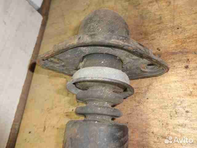 Амортизатор задний R Nissan Maxima A34