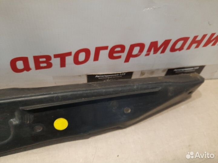 Пыльник крыла передний правый Mercedes E350 W211