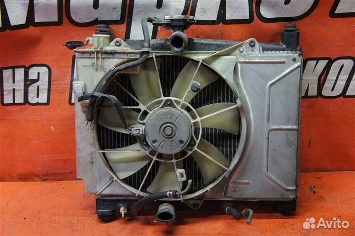 Радиатор передний Toyota Vitz SCP10 1szfe 2000