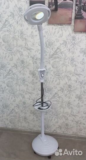 Лампа лупа косметологическая