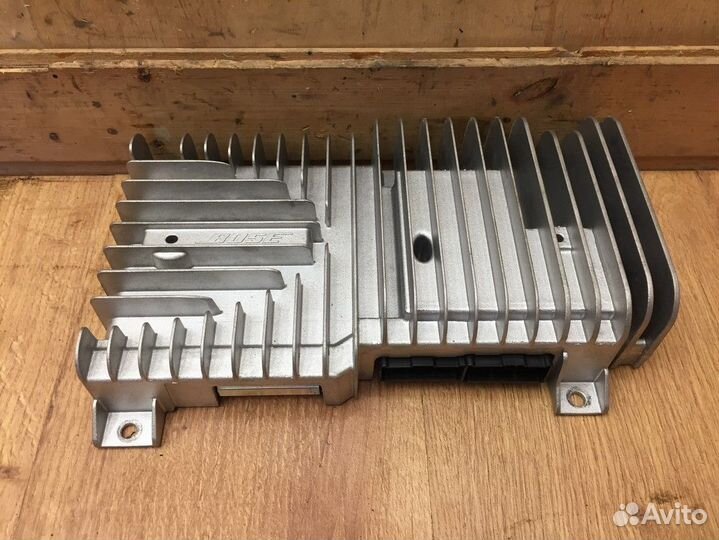 Усилитель акустической системы Nissan Murano Z51