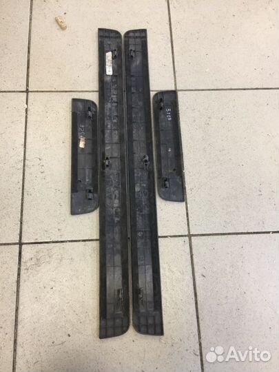 Накладка порога Nissan Tiida C11 HR 16 2008