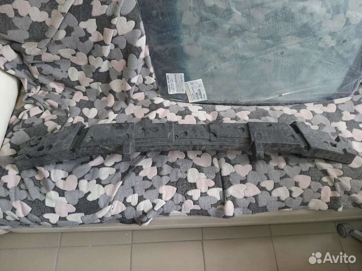 Абсорбер переднего бампера Audi Q3