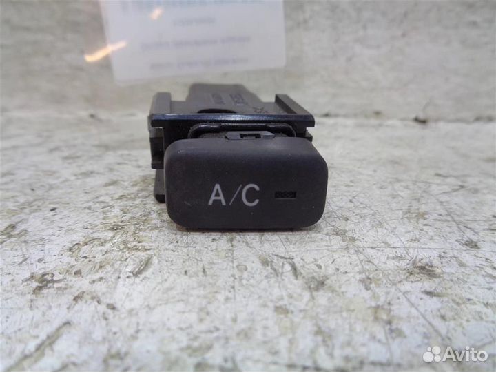 Кнопка многофункциональная Nissan X-Trail (T30) 2