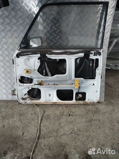 Дверь передняя правая Ваз 2105 седан 1.5 2005