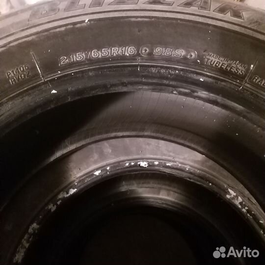 Bridgestone Blizzak Ice 215/65 R16