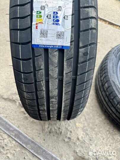 Triangle EffeXSport TH202 215/55 R18