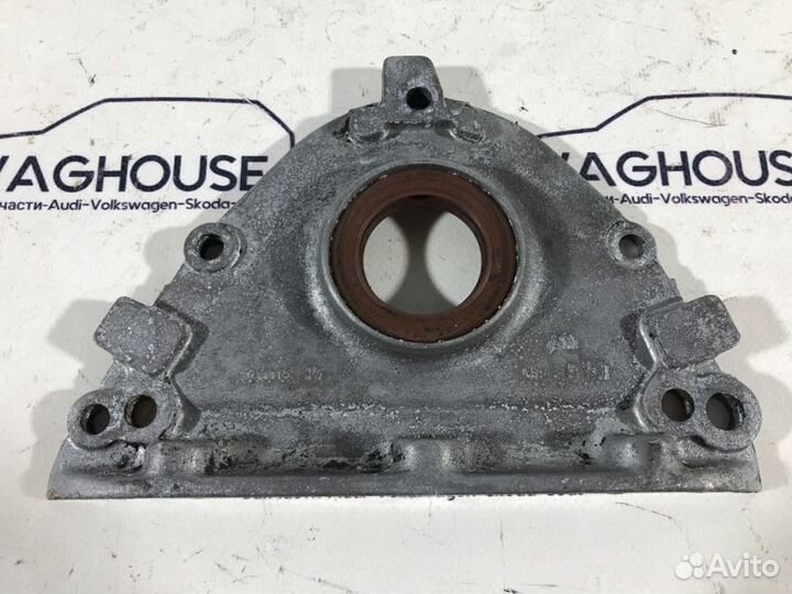 Крышка двигателя Audi 80 B3 89 1.8 1988