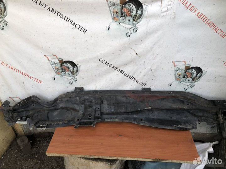 Водосток лобового стекла Toyota Corolla X