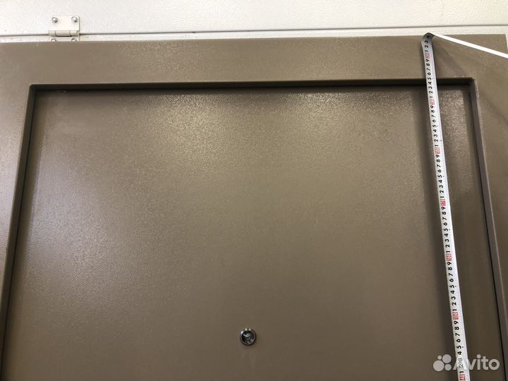 Дверь входная металлическая